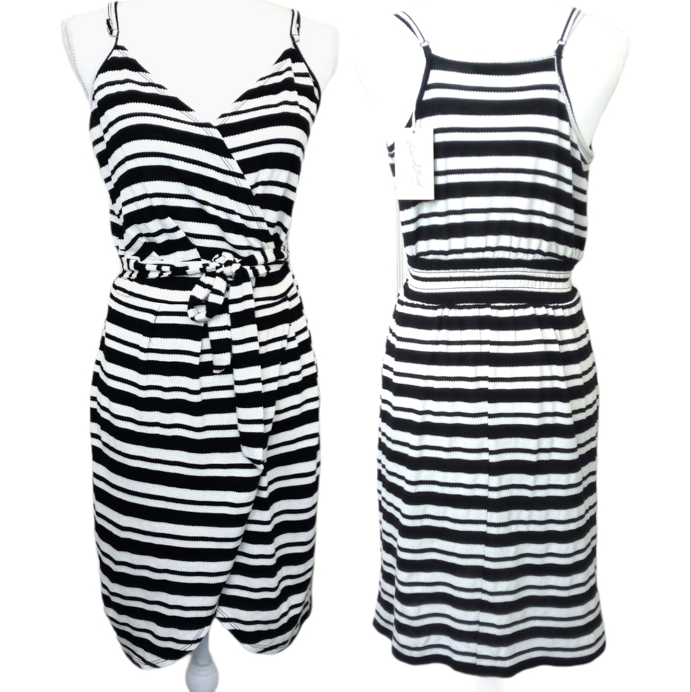 NWT Universal Thread Wrap Style Dress
